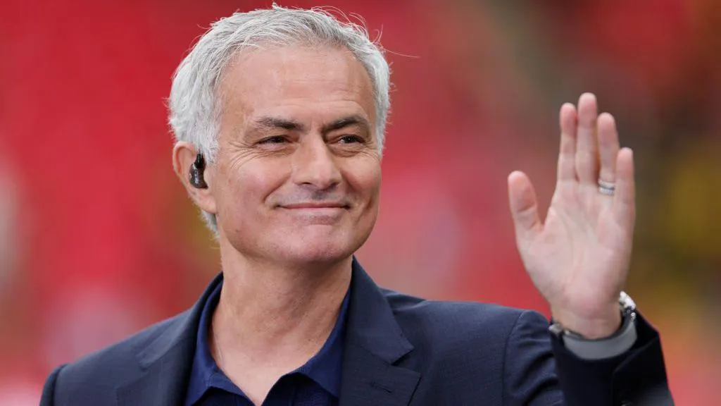 Which person says no to this Portuguese giant? - The Special One arrives for talks
